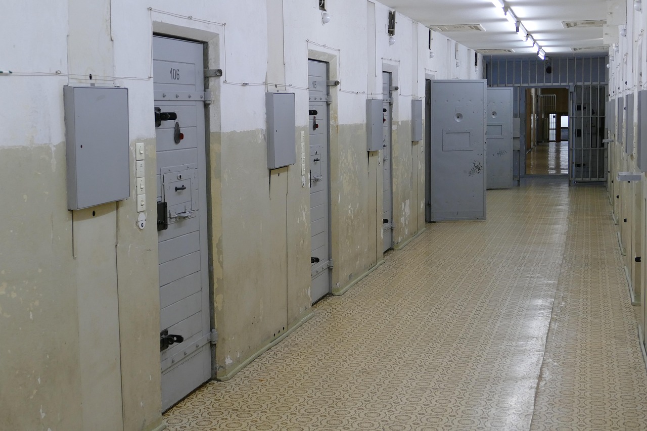 https://www.orizzontiliberali.it/wp-content/uploads/2025/02/jail-4759937_1280.jpg